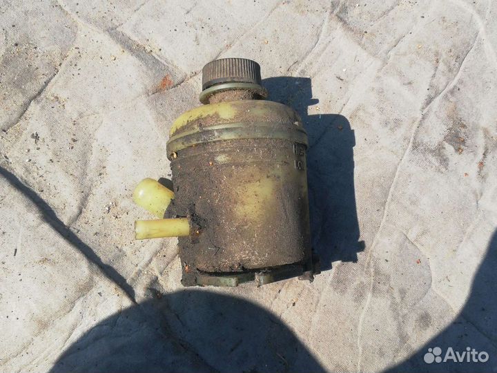 Бачок гур Mazda 626 GE 91-97 гг