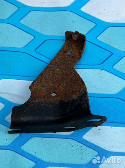 Кронштейн (сопут. товар) 06F253197