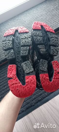 Кроссовки женские