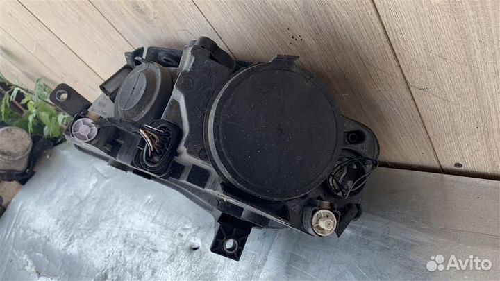 Фара правая Volkswagen Passat