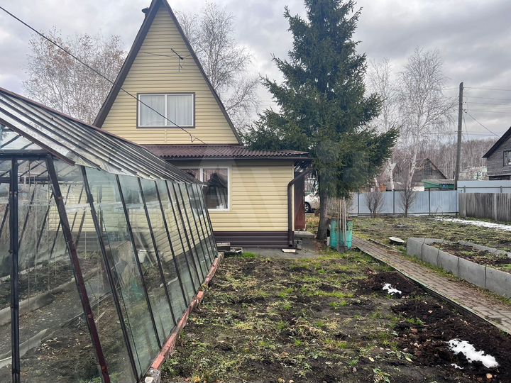 Дом 58 м² на участке 5 сот.