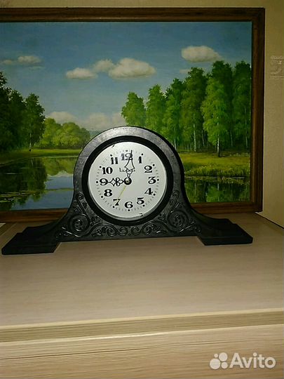 Настольные часы будильник Витязь