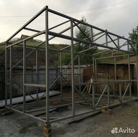 Сварщик.Ремонт ворот,дверей.Покраска.Заборы.Навесы