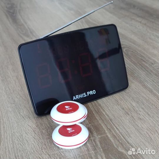 Кнпока вызова официанта и табло отображения вызова