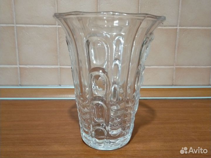 Вазы, кофейные пары,вилки,ножи