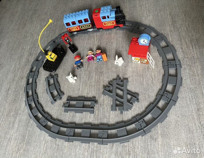 Пассажирский поезд Lego Duplo 10874