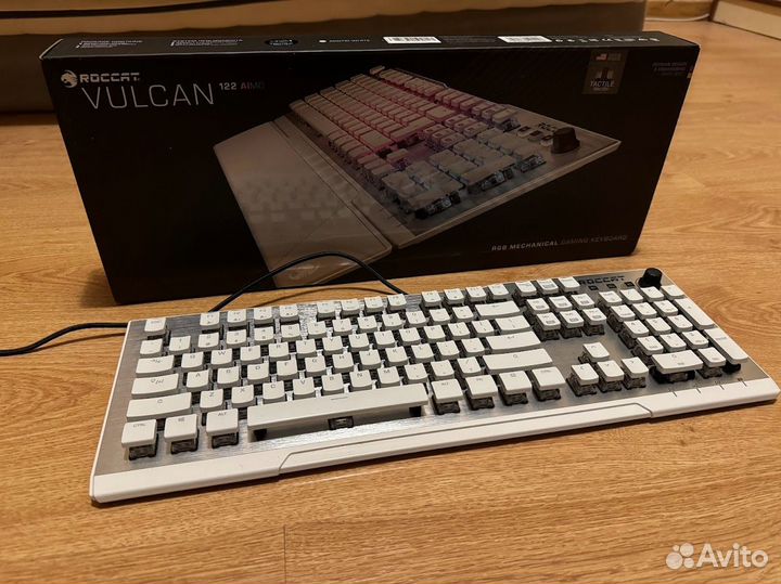 Roccat Vulcan 122 aimo White