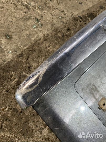 Накладка крышки багажника Infiniti QX56 1