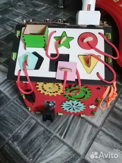 Бизиборд домик