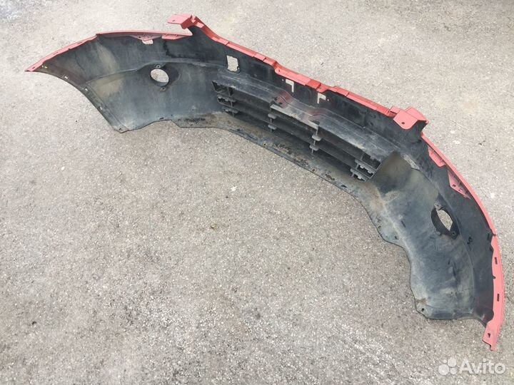 Бампер передний Nissan Qashqai красный 2007