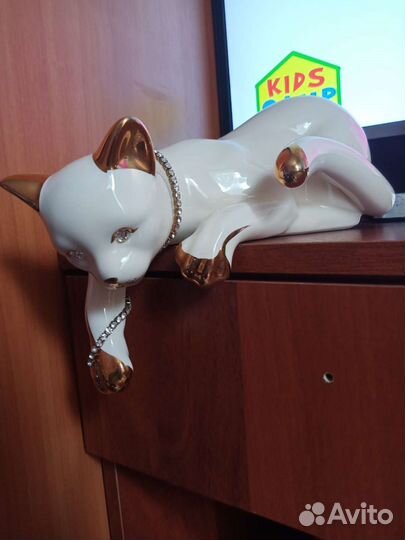 Фигурка керамическая с позолотой 