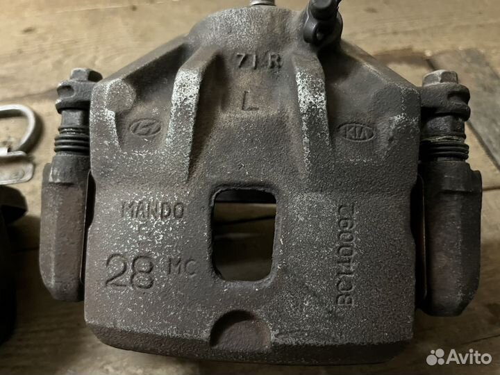 Суппорта передние пара Tucson 1 / Sportage 2