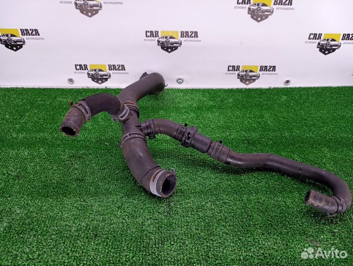 Патрубок системы охлаждения Audi Q3