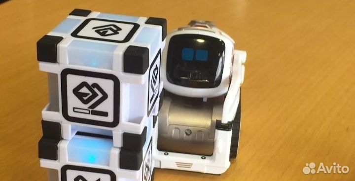 Робот anki cozmo
