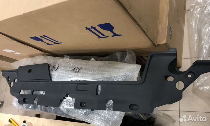 Накладка передний рамки Toyota Corolla 150