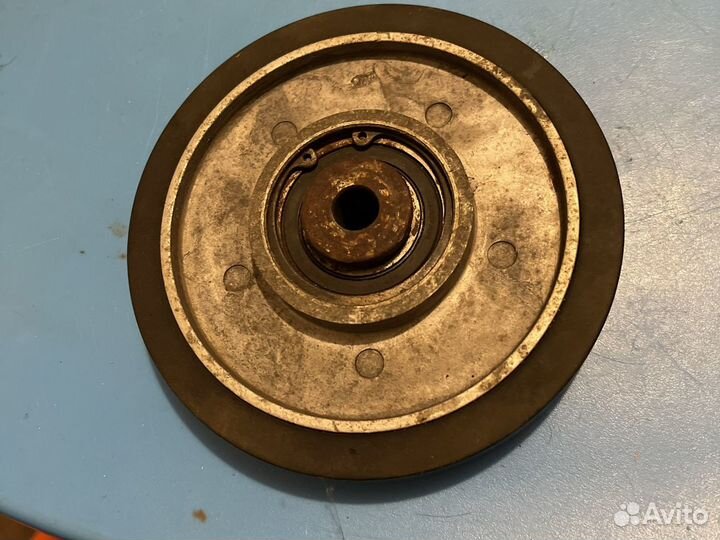 Каток для снегохода