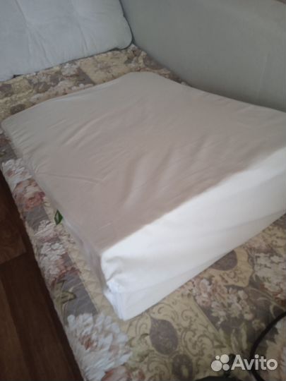 Подушка клиновидная медицинская