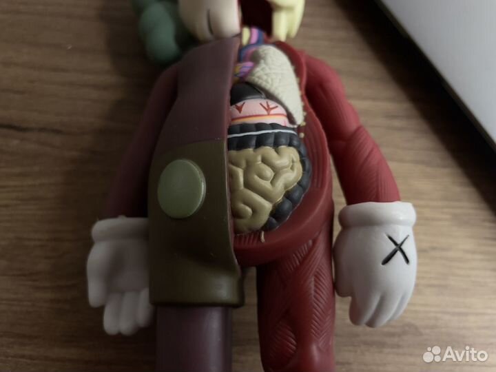 Коллекционные фигурки kaws