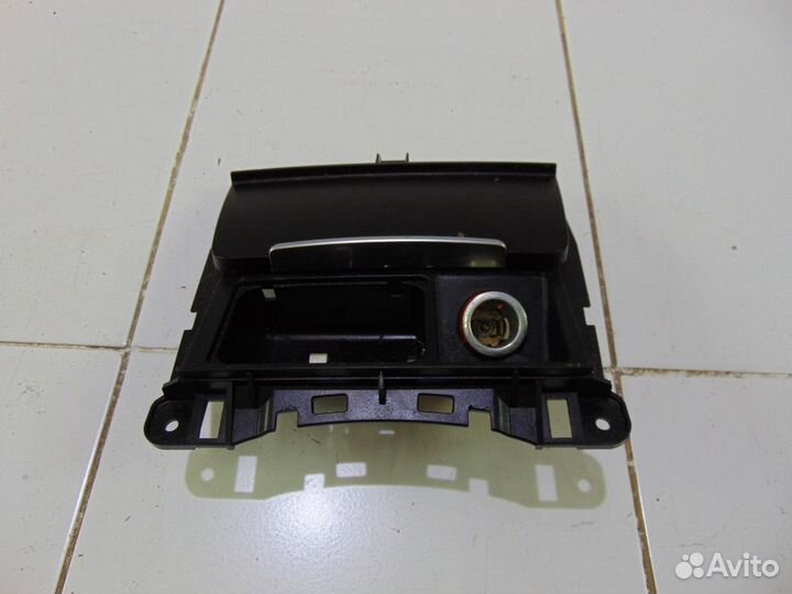 Пепельница центральной консоли Audi Q5 8RB 3.2L