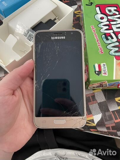 Телефон Samsung J3