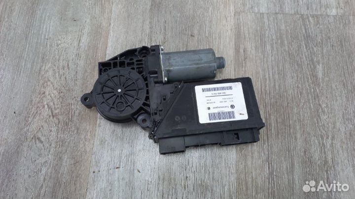 Моторчик стеклоподъемника задний правый Volkswagen