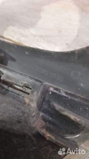 Кронштейн переднего бампера правый Mercedes E