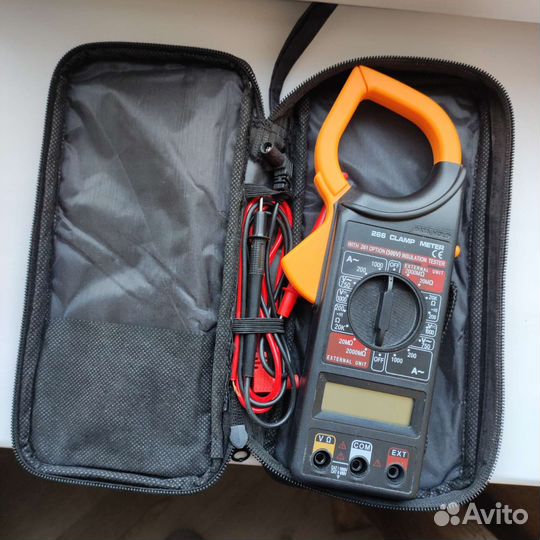 Набор инструментов, степлер и клещи