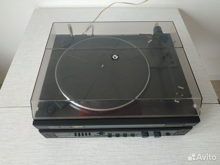 Проигрыватель винила Вега-122 с усилителем