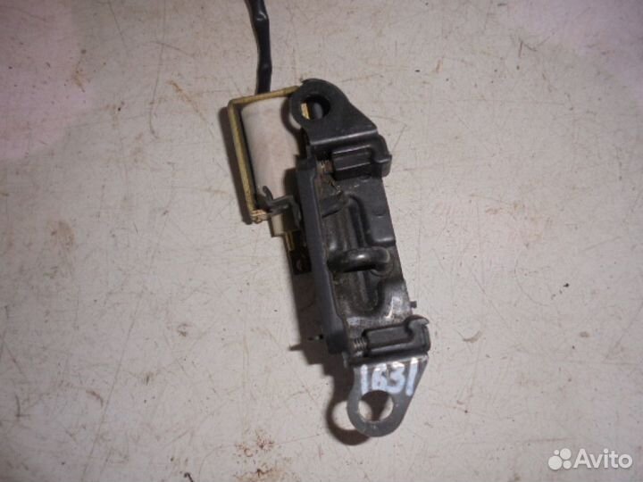 Замок капота Alfa Romeo 156