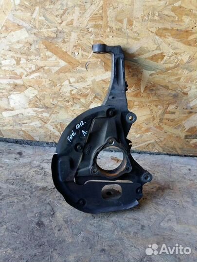Кулак поворотный передний левый Ford Explorer 4