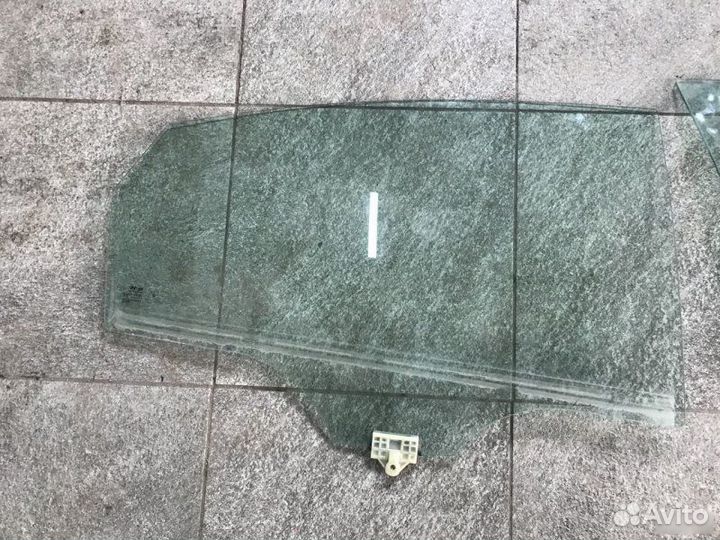 Стекло заднеее правое Hyundai Sonata 7