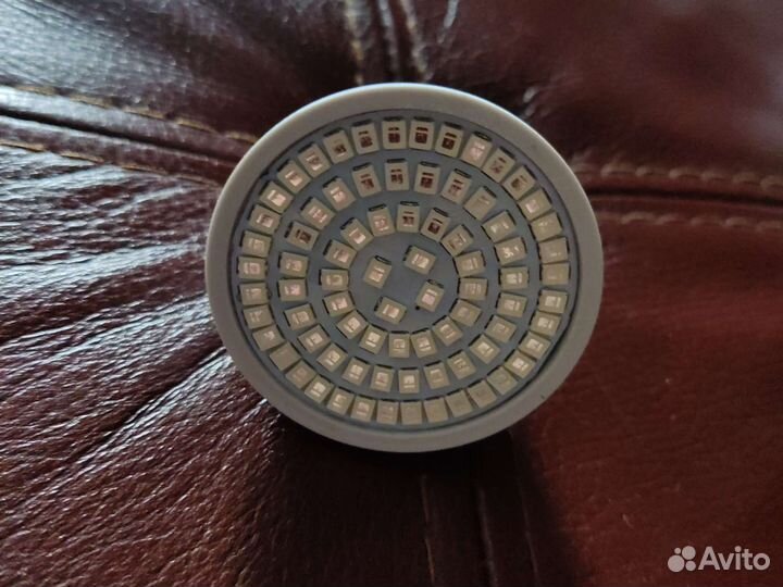 Светодиодная лампа с ультрафиолетовым свечением