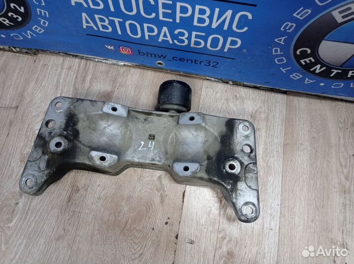 Крепление АКПП на BMW 5 f10