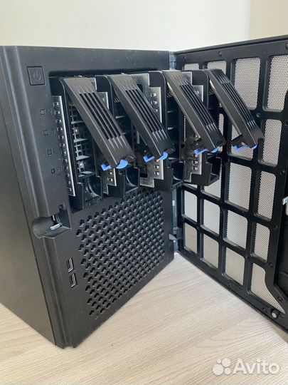 Компьютерный корпус Chenbro SR30169 черный/серый