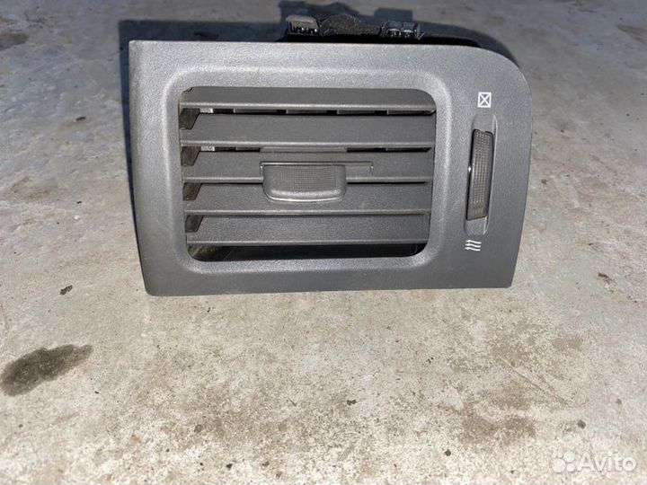 Дефлектор воздушный Nissan X-Trail T31 MR20DE 2008