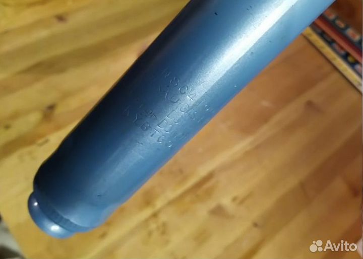 Амортизатор передний Nissan Cedric Y32 Gloria Cima