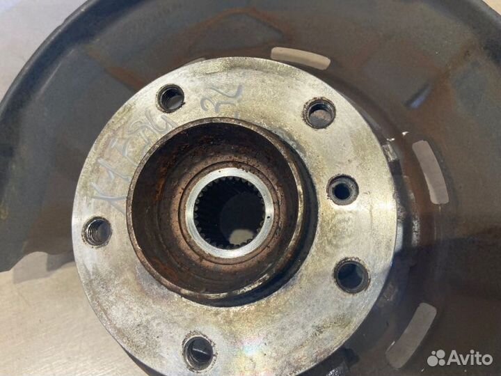 Цапфа задняя левая Bmw X1 E84 N20B20A 2011