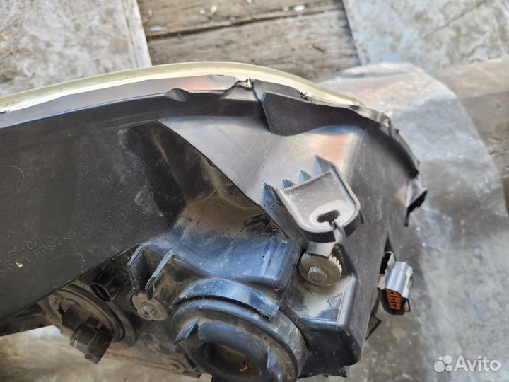 Фара передняя левая Mazda Verisa