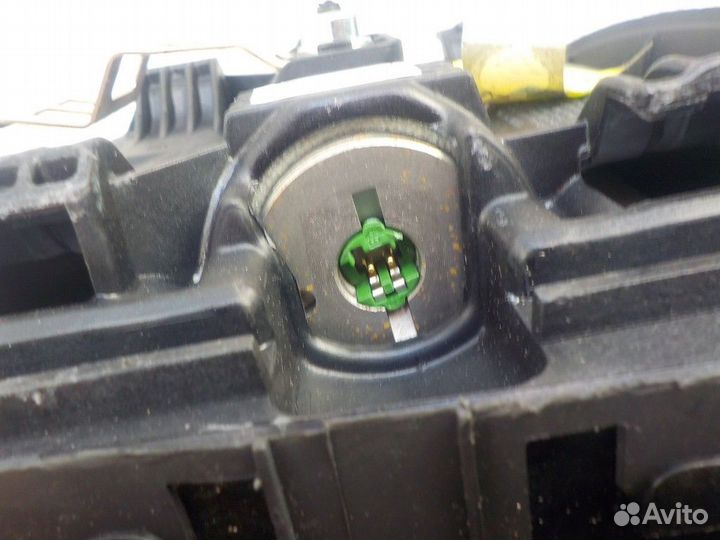 Подушка безопасности в рулевое колесо Renault