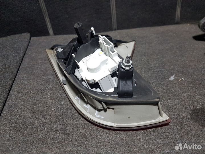 Фонарь крышки багажника audi A4 B7