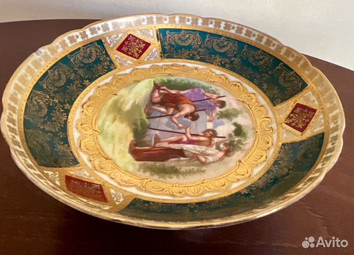 Ваза на ножке с нюансом. Австрия