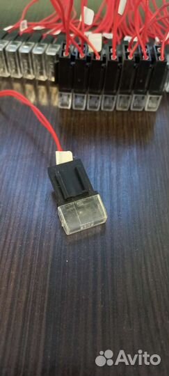 Держатель для флажкового предохранителя с крышкой