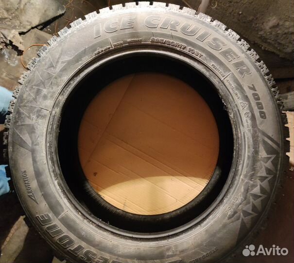 Bridgestone Ice Cruiser 7000 225/60 R17 103T