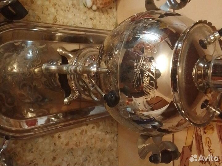 Очень красивый самовар с подносом