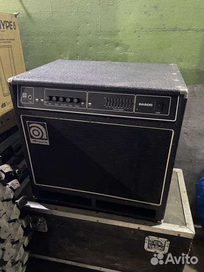 Басовый комбоусилитель Ampeg ba500