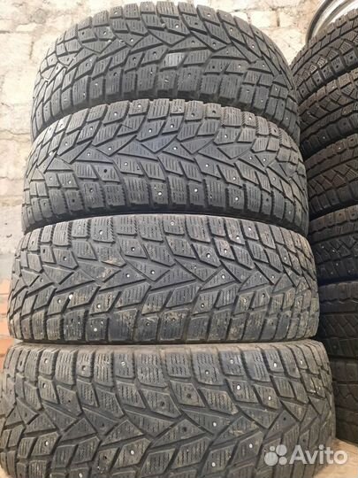 Dunlop Axiom Plus 235/65 R17