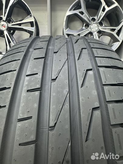 Leao Nova-Force C/S 275/40 R20 106V