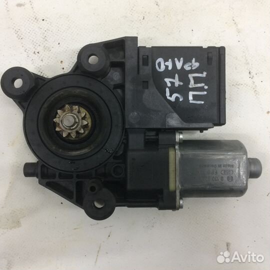 Моторчик стеклоподъемника Флюенс передний правый