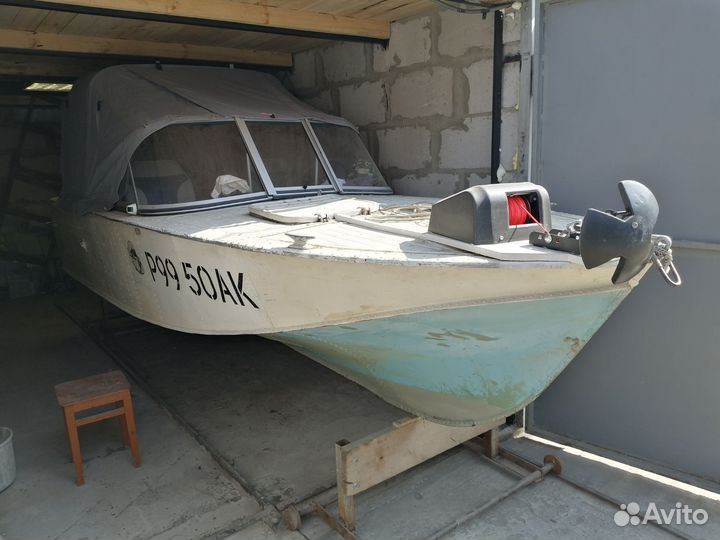 Продам лодку Казанка 2м