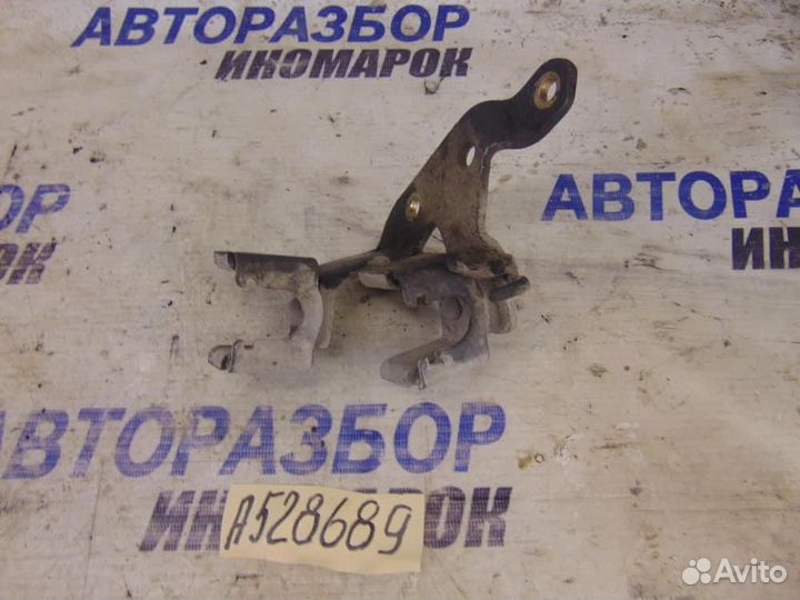 Кронштейн крепления троса кпп для Mitsubishi Lance